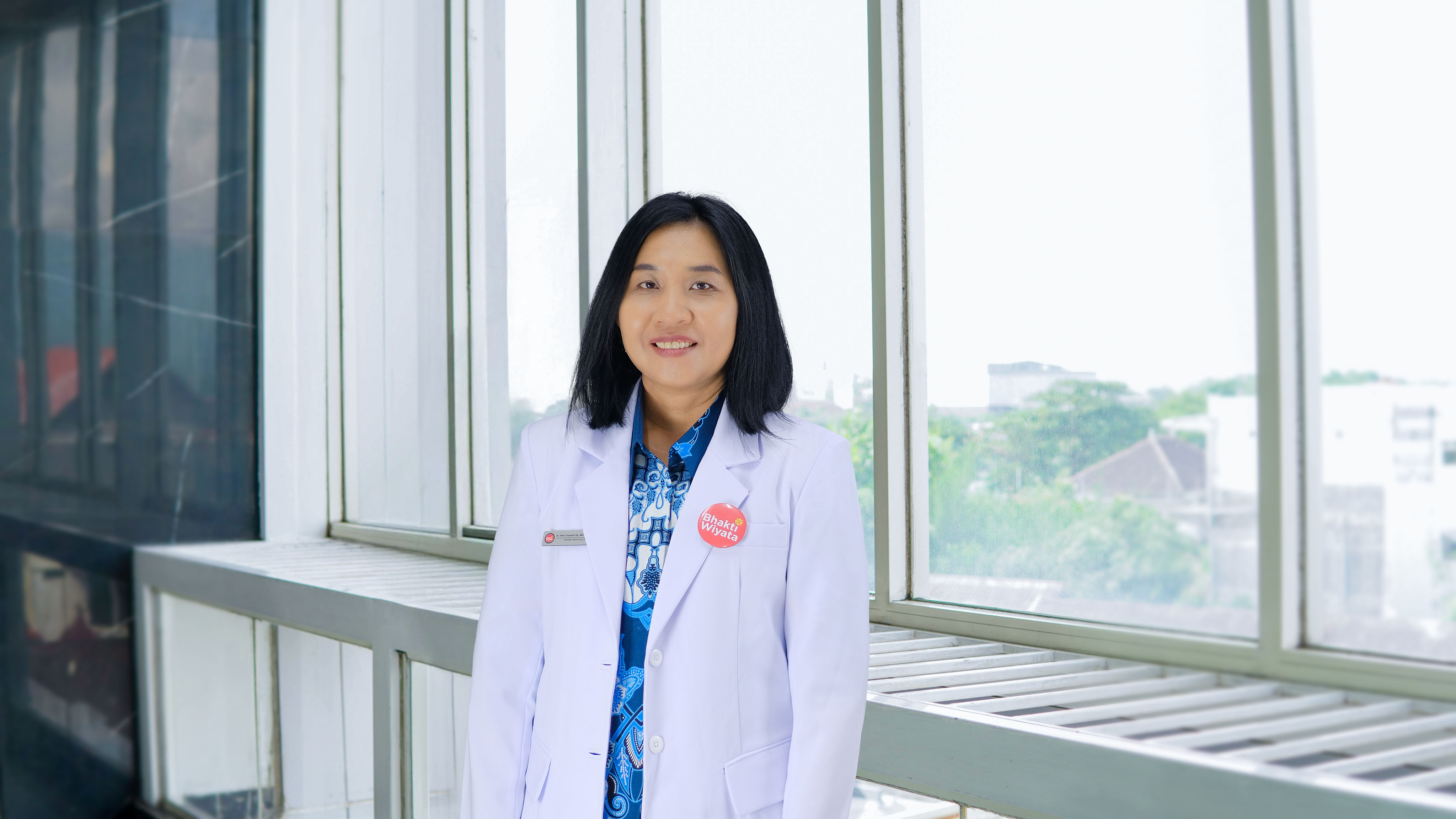 dr Vera Yuanita, dr,,Sp.M.K, M.Ked. Klin , Kaprodi Profesi Kedokteran IIK Bhakta
